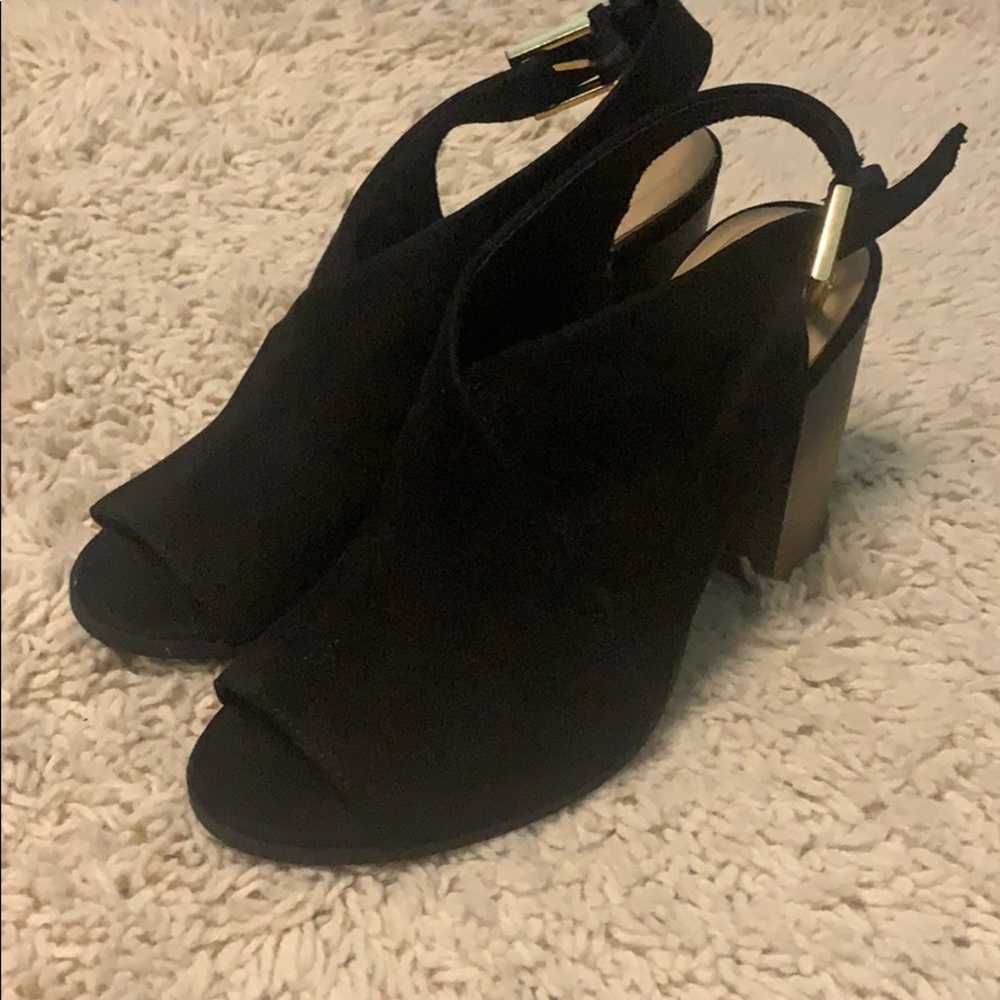 New Never Worn Apt 9 Women’s open toed shoes